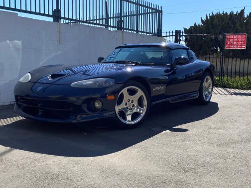 Photo 1 of 12 of 2001 Dodge Viper RT-10